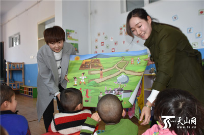 伽师县 援疆企业献爱心 助幼儿快乐学习 教学演示用品送达校园
